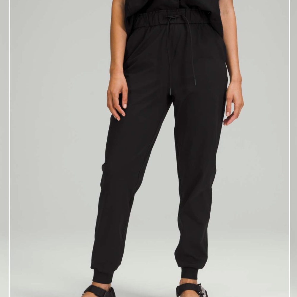 Lululemon Stretch High-Rise Jogger Sz 6
